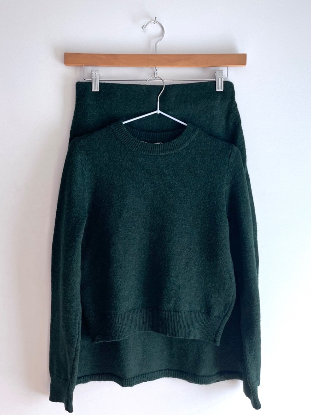 Green knit co-ord with sweater and midi skirt - Size M / XS*